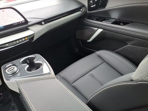 Certified 2025 Cadillac Optiq Luxury 1 w/ LPO, Floor Liner Package image 20