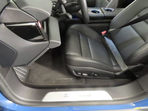Used 2026 Porsche Taycan AWD/4WD image 38