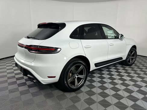Used 2025 Porsche Macan image 9