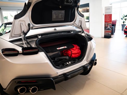 Used 2024 Ferrari Roma Spider image 18