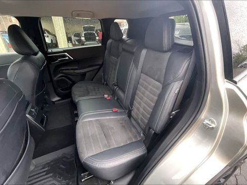 Used 2022 Mitsubishi Outlander SE AWD/4WD image 25