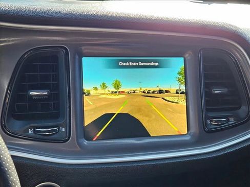 Used 2022 Dodge Challenger SXT image 13