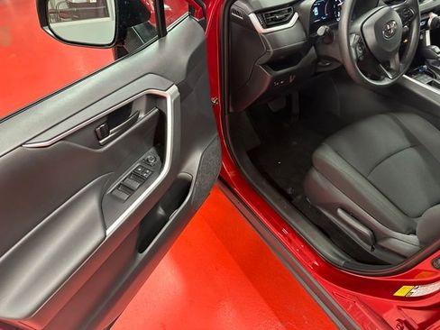 Certified 2025 Toyota RAV4 LE AWD/4WD image 8