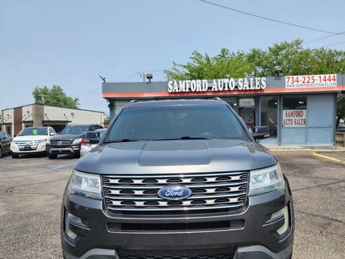 Used 2016 Ford Explorer XLT w/ Equipment Group 202A image 7