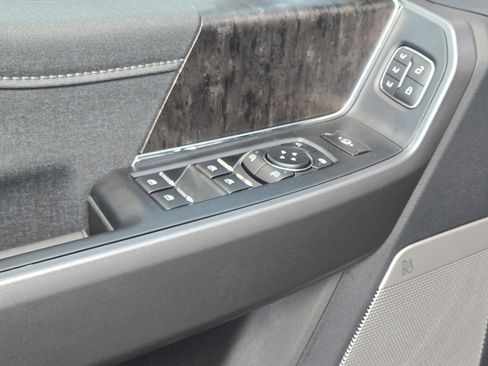 New 2026 Ford F250 Lariat w/ Black Appearance Package image 22