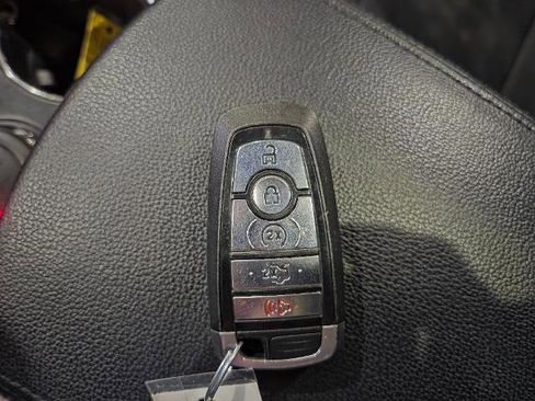 Used 2018 Ford Explorer XLT w/ Equipment Group 202A image 24