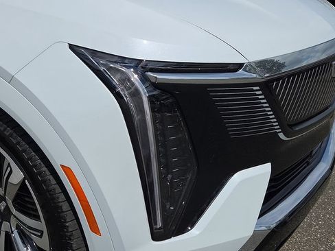 Certified 2026 Cadillac Escalade IQ Luxury 2 AWD/4WD image 9