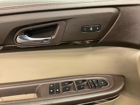 Used 2013 GMC Acadia Denali image 18