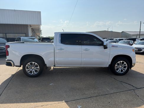 Used 2024 Chevrolet Silverado 1500 LTZ w/ Z71 Off-Road Package AWD/4WD image 6