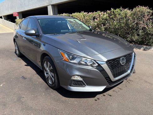 Used 2020 Nissan Altima 2.5 S FWD image 2
