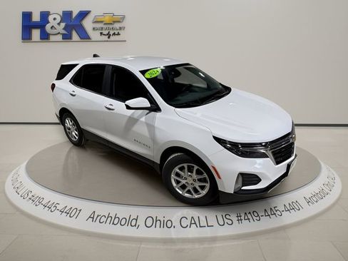 Used 2024 Chevrolet Equinox LT FWD image 2