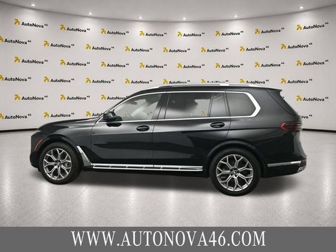 Used 2024 BMW X7 xDrive40i w/ Premium Package AWD/4WD image 3