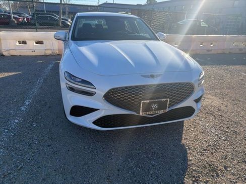 Used 2025 Genesis G70 2.5T image 3