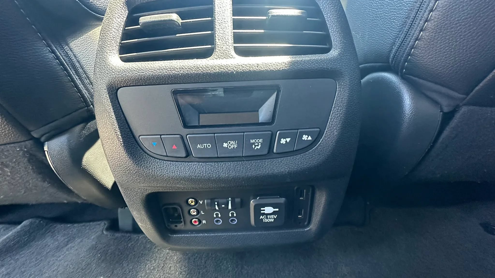 Used 2016 Honda Pilot Touring image 29