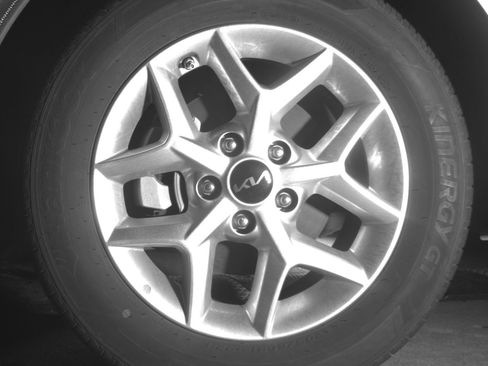 Used 2025 Kia Soul LX w/ LX Technology Package FWD image 12