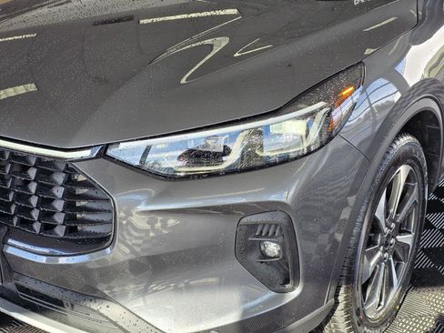 Used 2024 Ford Escape Platinum image 11