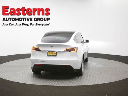 Used 2022 Tesla Model Y Long Range AWD/4WD image 33