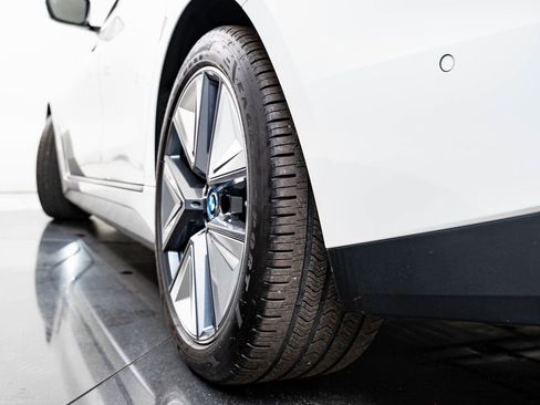 Used 2023 BMW i4 eDrive40 w/ Premium Package RWD image 49