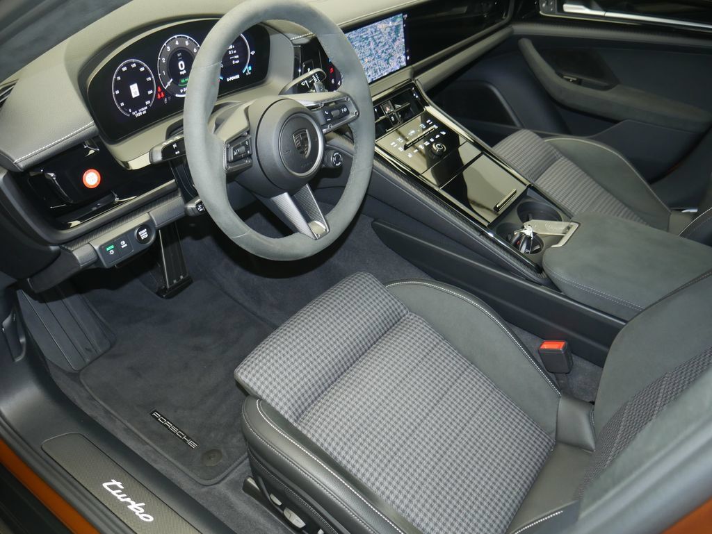 Certified 2025 Porsche Panamera Turbo AWD/4WD image 5