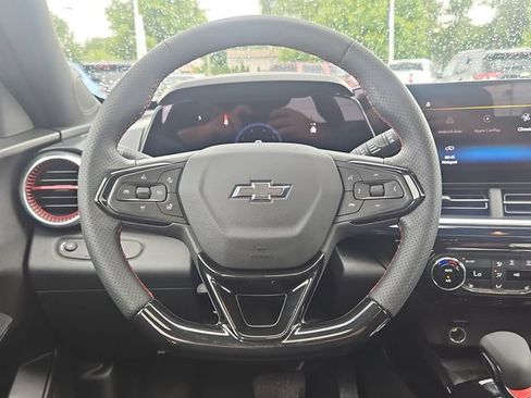 Used 2024 Chevrolet Trax RS w/ Sunroof Package FWD image 15