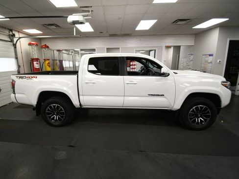 Used 2023 Toyota Tacoma TRD Sport w/ Advanced Technology Package AWD/4WD image 9