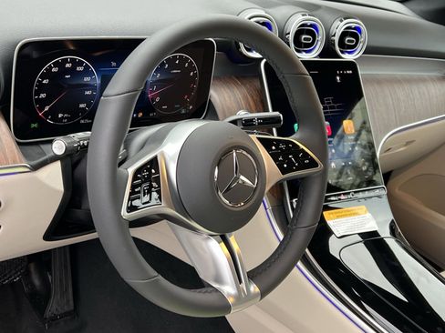 Used 2026 Mercedes-Benz GLC 300 4MATIC image 14