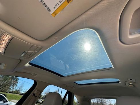 Used 2022 Mercedes-Benz GLC 300 w/ Premium Package Lite image 26