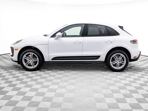 Certified 2026 Porsche Macan AWD/4WD image 2
