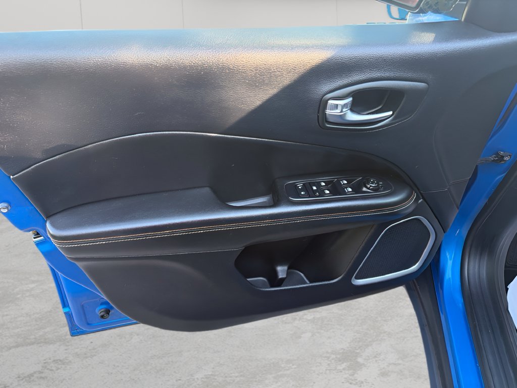 Used 2018 Jeep Compass Sport w/ Mopar Graphics Package FWD image 8