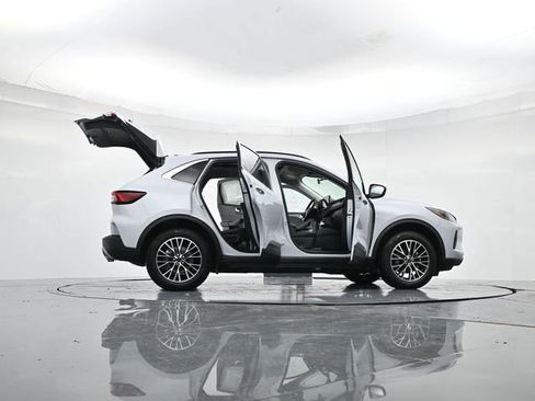 New 2026 Ford Escape SE image 50