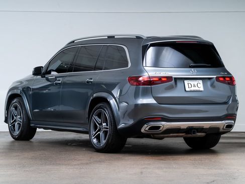 Used 2024 Mercedes-Benz GLS 450 4MATIC image 5