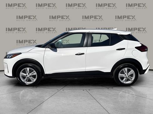 Used 2024 Nissan Kicks S image 2
