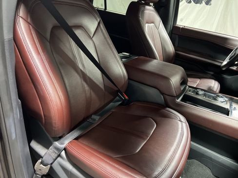 Used 2024 Ford Expedition Max Limited image 10