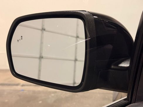 Used 2021 Ford Edge Titanium image 12