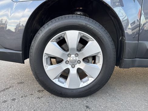 Used 2011 Subaru Outback 2.5i Limited w/ PWR Moonroof Pkg image 2