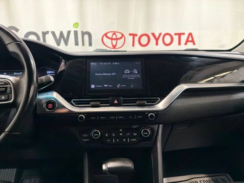 Used 2022 Kia Niro EX FWD image 29