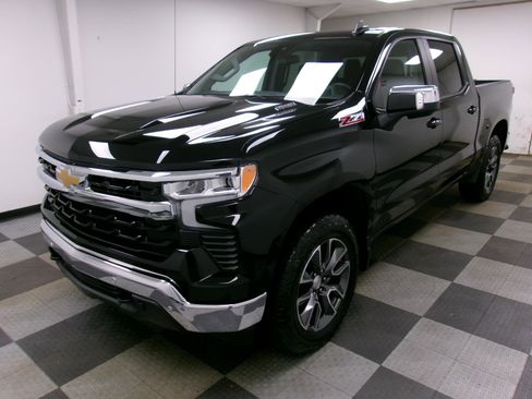 Certified 2025 Chevrolet Silverado 1500 LT image 1
