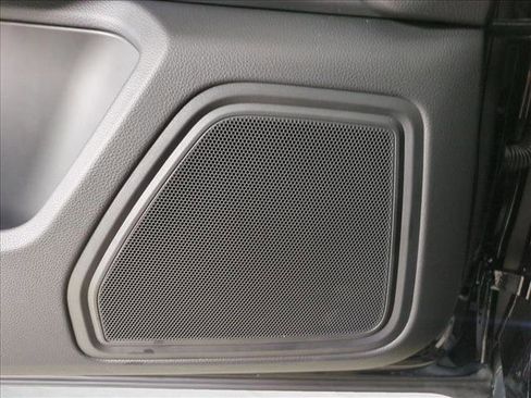 New 2026 Porsche Macan image 15