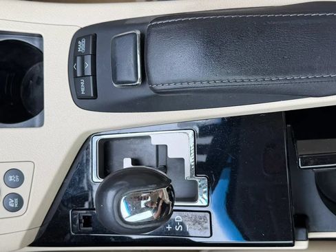 Used 2014 Lexus ES 300h w/ Luxury Package w/Bamboo Trim FWD image 21