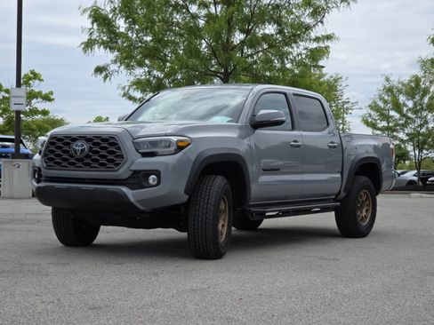 Used 2021 Toyota Tacoma TRD Off-Road AWD/4WD image 19