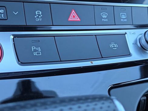 Used 2020 Audi SQ7 Premium Plus w/ Driver Assistance Package AWD/4WD image 14
