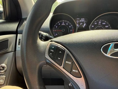 Used 2013 Hyundai Elantra GLS w/ Preferred Pkg FWD image 20