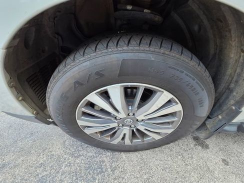 Used 2018 Nissan Pathfinder S FWD image 24
