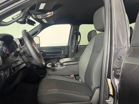 Certified 2025 RAM 2500 Big Horn AWD/4WD image 23