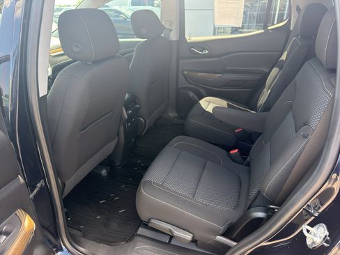 Used 2021 GMC Acadia SLE w/ Driver Convenience Package FWD image 11