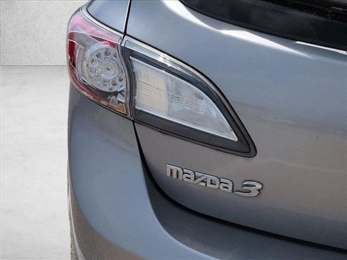 Used 2013 MAZDA MAZDA3 i Grand Touring w/ Tech Pkg image 9