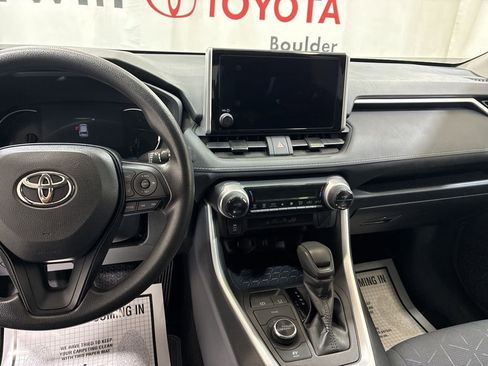 Used 2025 Toyota RAV4 XLE AWD/4WD image 27