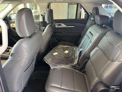 Certified 2026 Ford Explorer Active w/ Active Comfort Package RWD image 20
