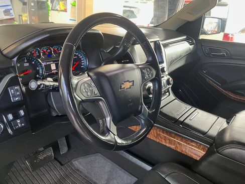 Used 2018 Chevrolet Tahoe Premier w/ RST 6.2L Performance Edition AWD/4WD image 10