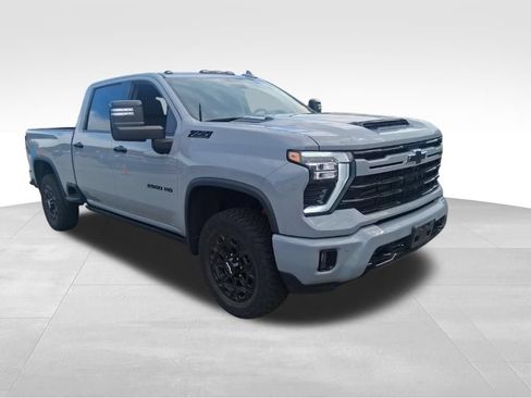 Used 2024 Chevrolet Silverado 2500 LTZ w/ LTZ Plus Package AWD/4WD image 3